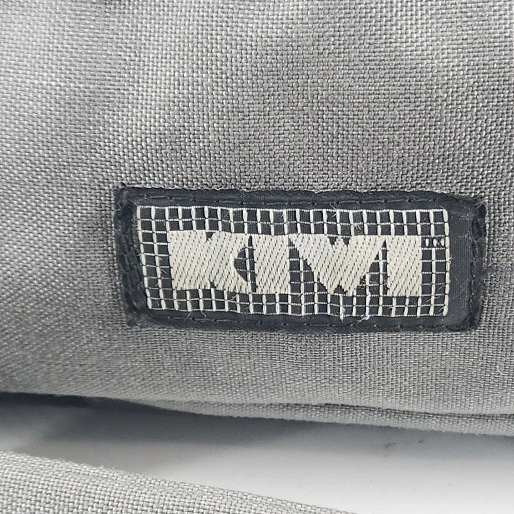 Kiwi gray black
